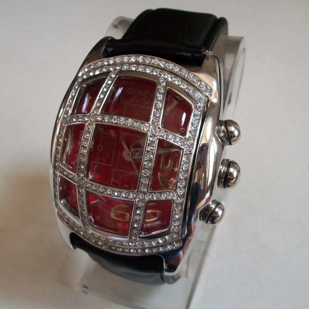 Men silver finish red dial black leather band fashion watch